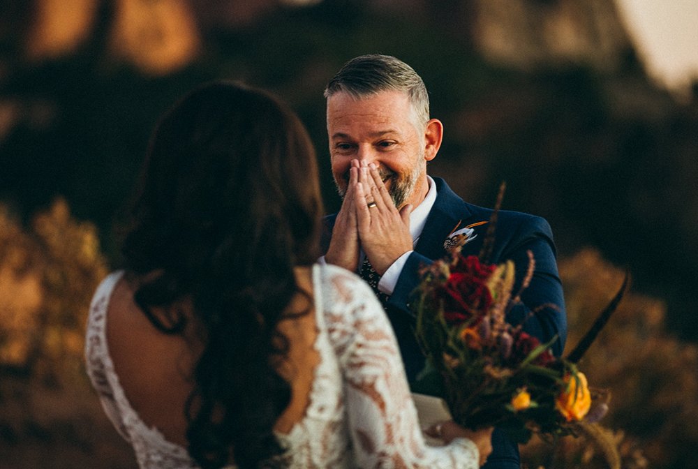 first look at garden of the gods elopement